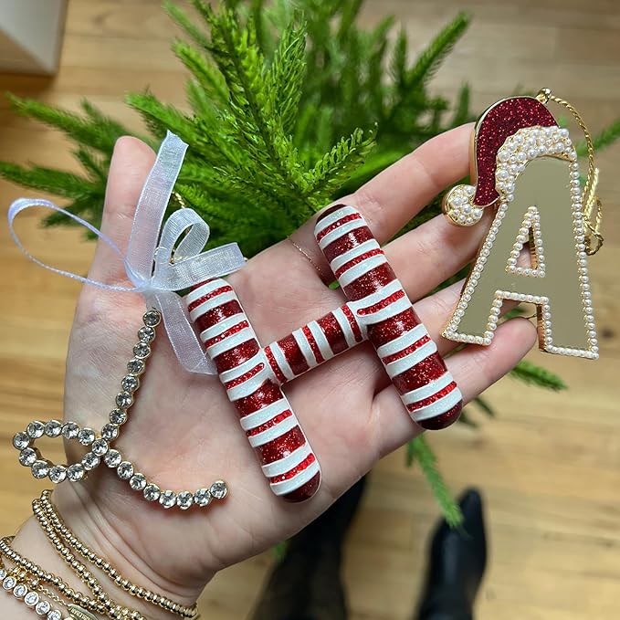 2025 Christmas Initial Ornaments, Letter O Ornaments for Christmas Tree, Red Hat Xmas Ornament for Mother Best Friends Sister Wife|O-Letter Ornament