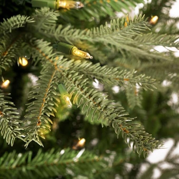 Naomi Home 7.5ft Christmas Tree with Lights, Realistic Prelit with Hinged Design with Foot Pedal, 2755 Branch Tips, 600 Warm Lights and Metal Stand, Aritificial Tree