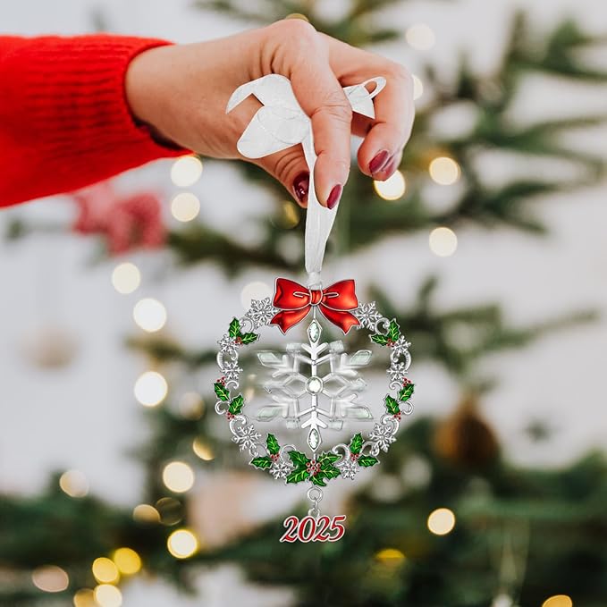 Christmas Tree - 2025 Rotation Snowflake Hanging Ornaments Pendant of Car Charm Holiday Keepsake Gift Home Decor (Snowflake Silver)
