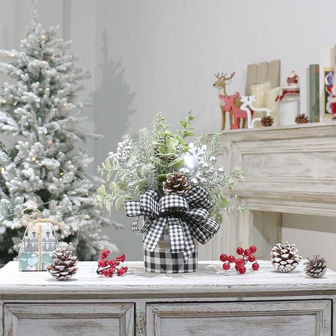 Small Buffalo Check Plaid Christmas Tree, Artificial Mini Tabletop Christmas Tree Decorations, for Winter Home Hliday Party Xmas Decor - Black/White.