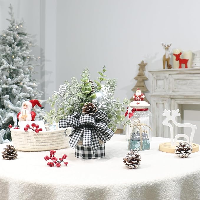 Small Buffalo Check Plaid Christmas Tree, Artificial Mini Tabletop Christmas Tree Decorations, for Winter Home Hliday Party Xmas Decor - Black/White.