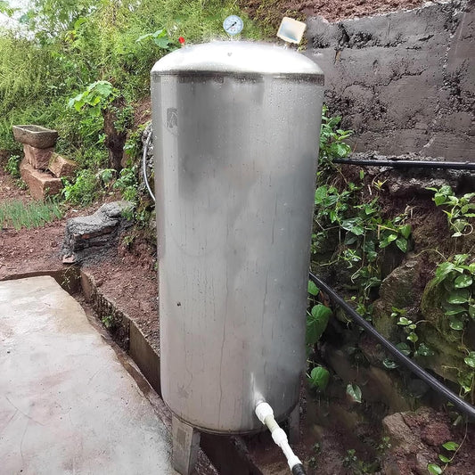 Water Supply System, Fully Automatic Well Water Storage Tank, Stainless Steel Pressure Tank with mounting Fittings for Well/Industrial Cleaning/Garden Watering(400L/105.6gal)