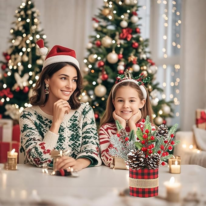 Small Tabletop Christmas Tree, Artificial Mini Christmas Tree Decorations with Pine Cones Red Berries and Green Plants, Suitable for Christmas Decorations Indoor Tables in Households