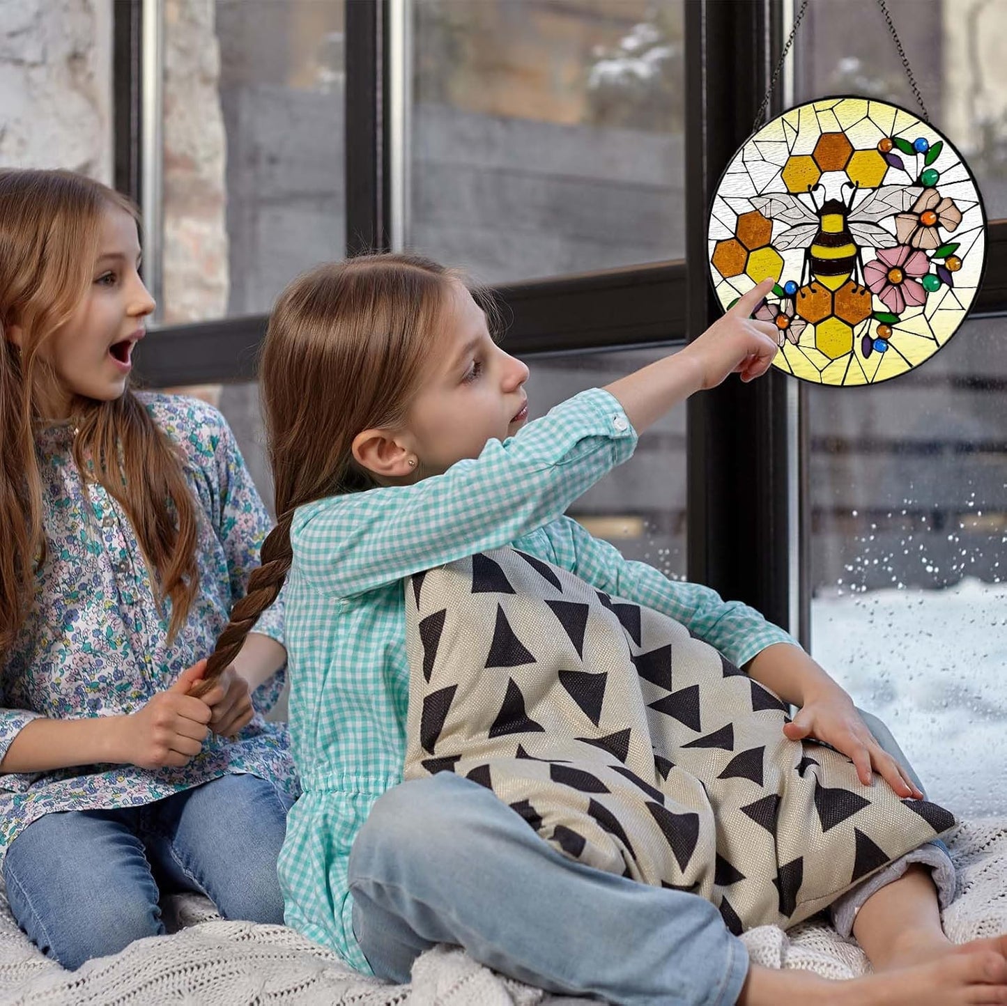 Honeycomb Sun Catcher Stained Glass Window Hanging Gifts for Women Bee Wall Decor Handmade Sun Catcher Decoration for Home Garden Housewarming Gifts