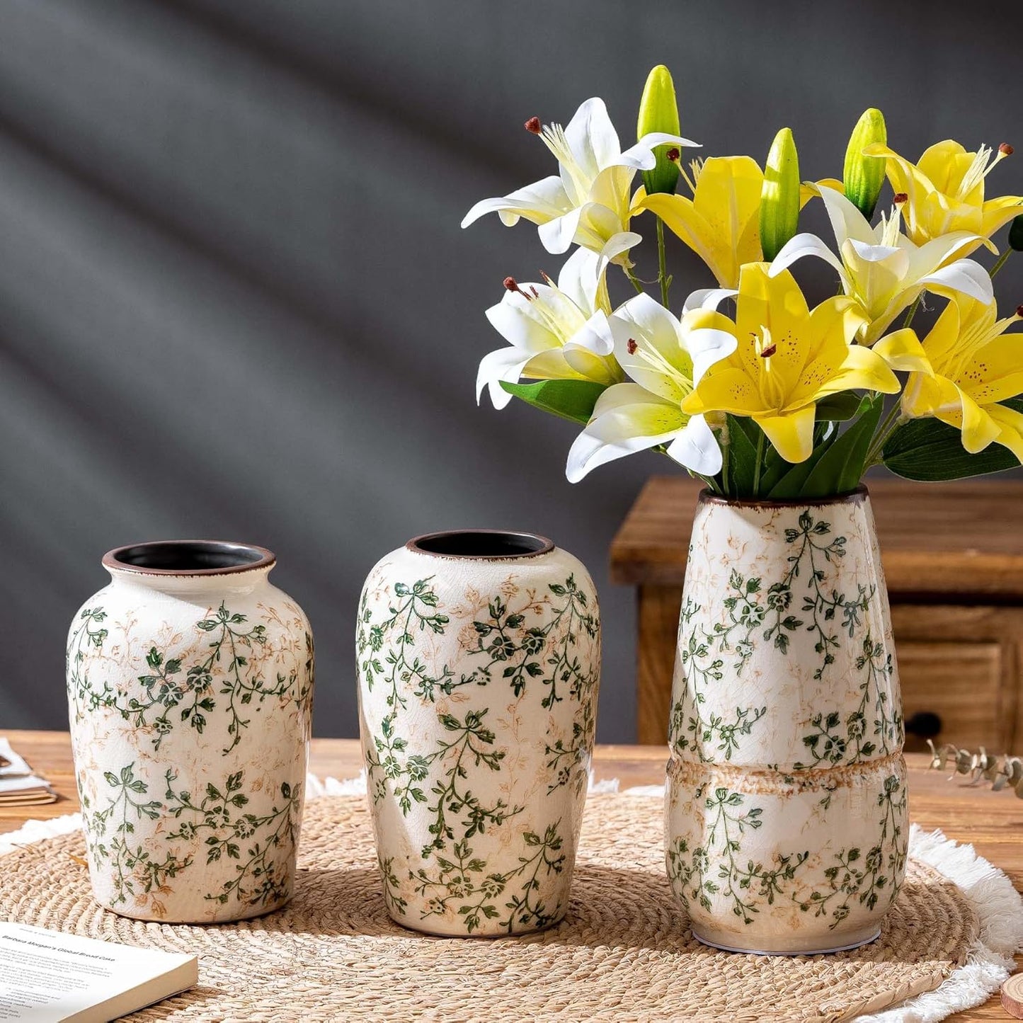 Vintage Green and Beige Vase, Large Round Ceramic Floral Vases, Retro Ice Cracked Chinoiserie Vase for Home Decor, Living Room, Bookshelf, Office, Bedroom and Shelf, Rustic Table Centerpiece 10 Inch