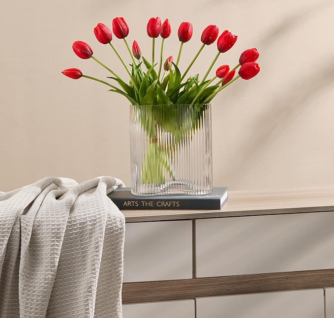 15 Pcs Hot Red Tulips Artificial Flowers Faux Tulips Real Touch Latex Fake Flower Bouquet for Spring Wedding Home Décor Centerpiece Arrangements