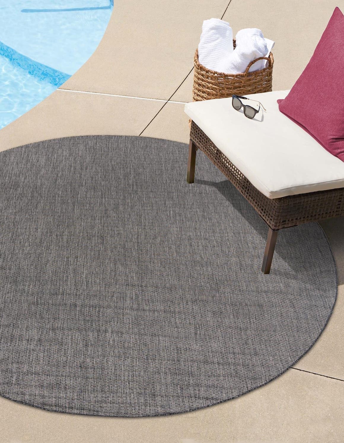 Unique Loom Outdoor Solid Collection Area Rug (3' 3" Round Black/Ivory)