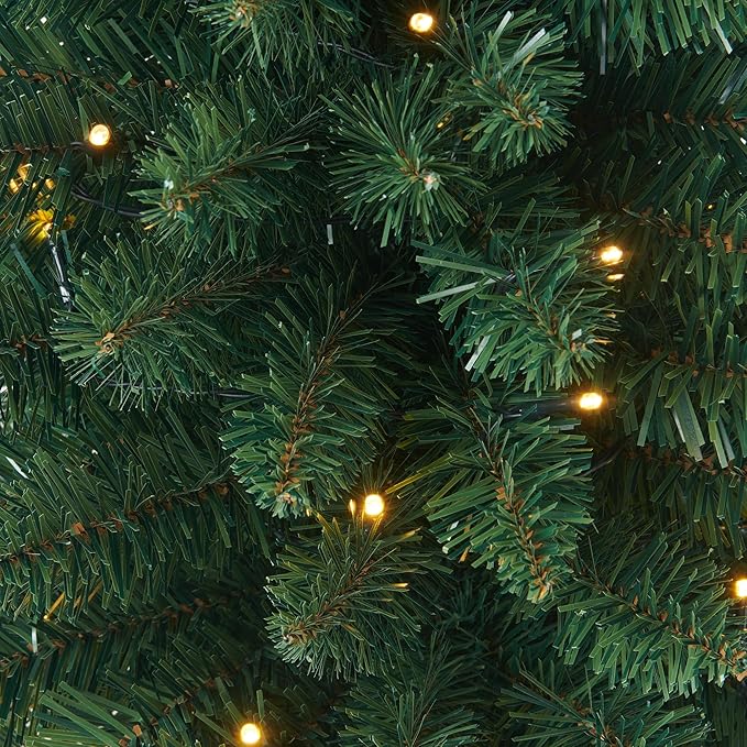 Pre-Lit Artificial Christmas Tree 4Ft, Battery Operated Desktop Xmas Tree with 70 LED 210 Branch Tips Mini Christmas Tree Decoration Indoor Outdoor