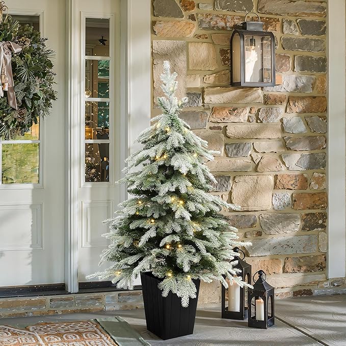 LuxenHome 4.5FT Potted Christmas Tree, Downswept Branches Prelit Small Christmas Tree with 100 LED Lights, Natural Slim Fir Trees Pre-lit with Black Square Pot for Porch, Entryway Holiday Display
