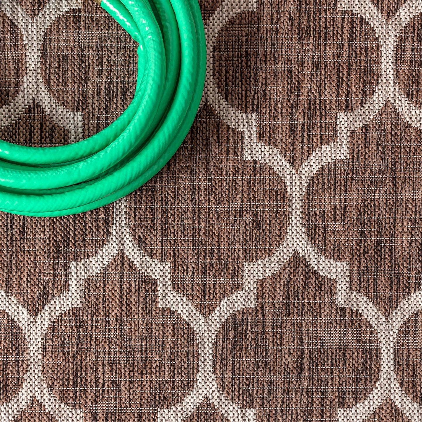 Eyely BMS109B-4R Santa Monica Trebol Moroccan Trellis Textured Weave, Pet Friendly, Non-Shedding, Stain Resistant, Easy-Cleaning, Espresso/Taupe, 4' Round, Indoor/Outdoor, Area Rug