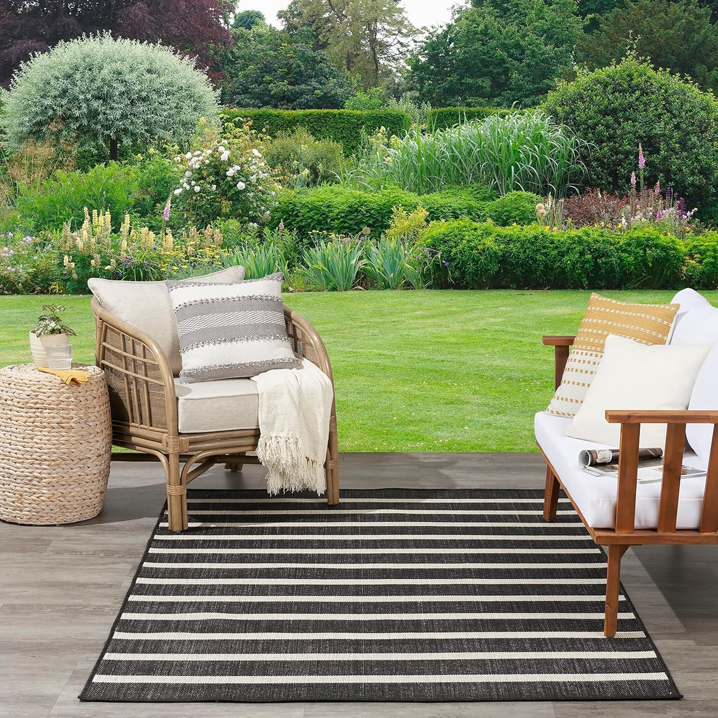 Nourison Home Positano 7' x 10' Fabric Black Ivory Area Rug